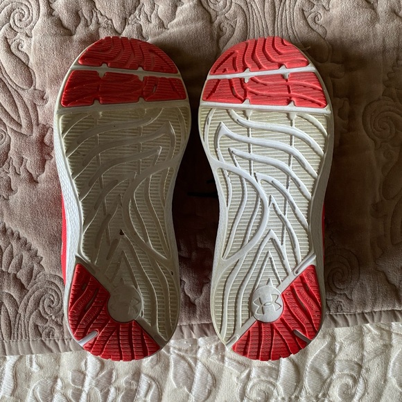 Under Armour Running shoes UA GS Charged Pursuit 2 Size 5Y - Picture 13 of 14